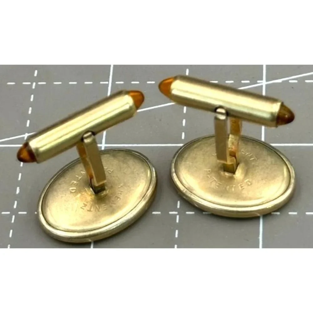 Krementz pictured pair